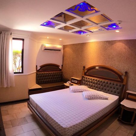 Motel Villa Di Roma (Adults Only) Guarujá Buitenkant foto